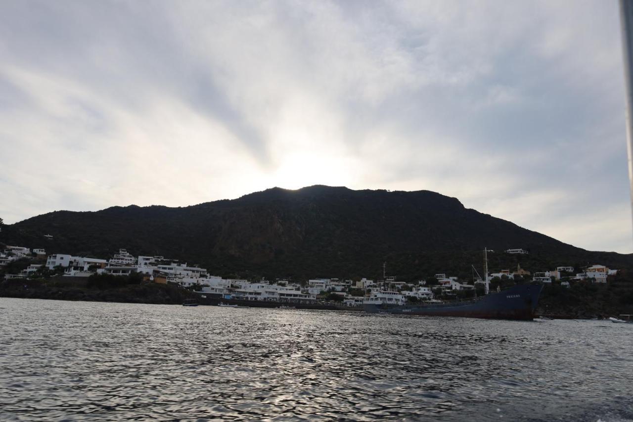 Art B&B Panarea Luaran gambar