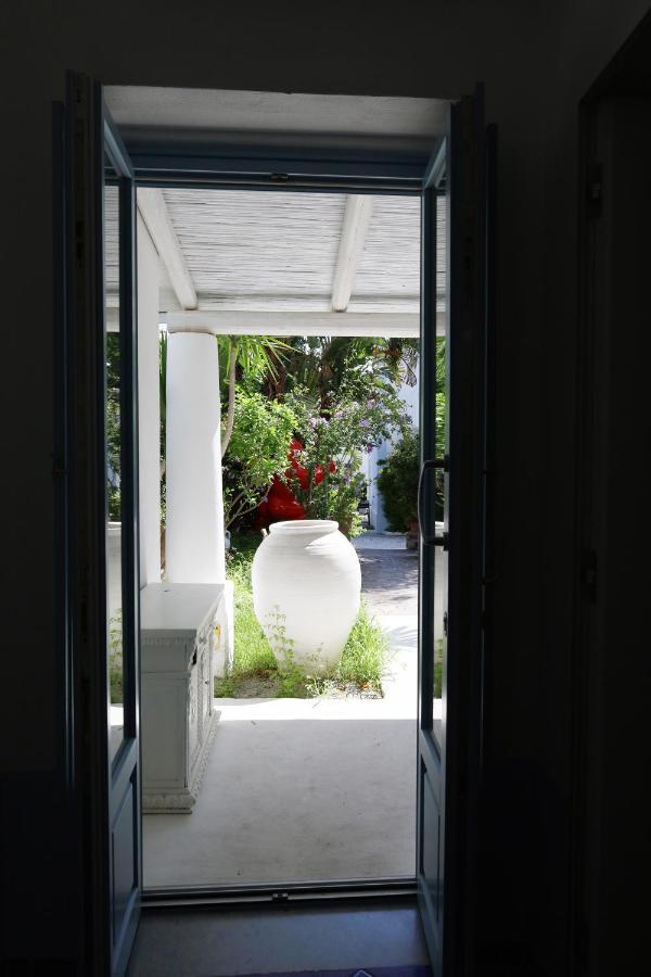Art B&B Panarea Luaran gambar