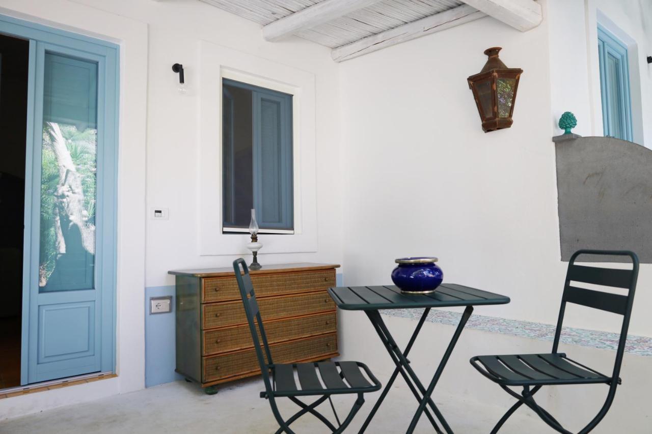 Art B&B Panarea Luaran gambar