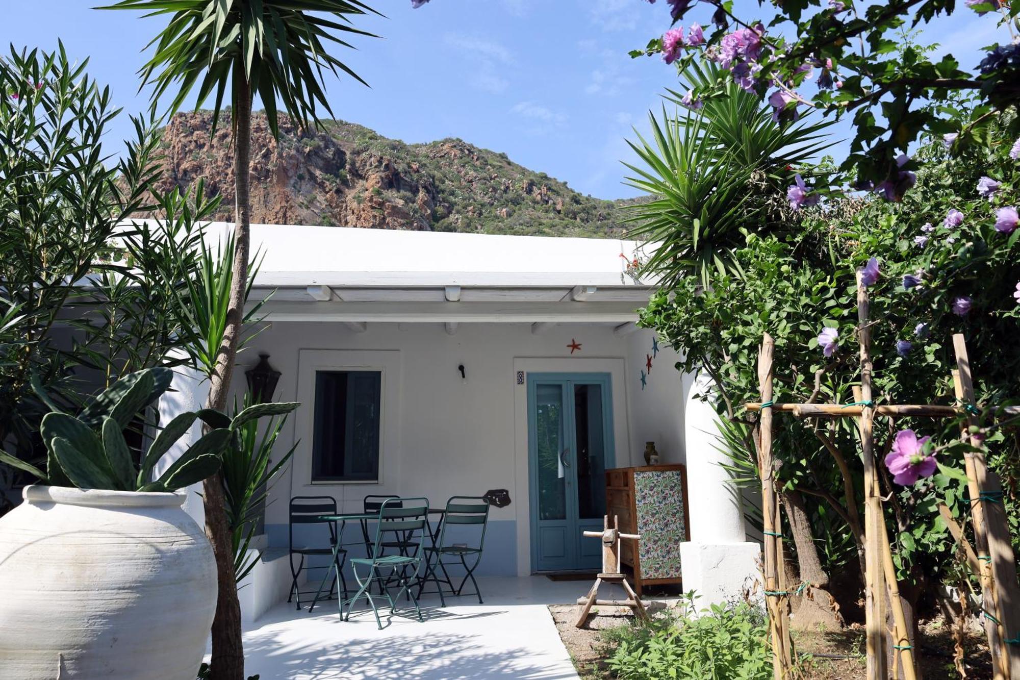 Art B&B Panarea Luaran gambar