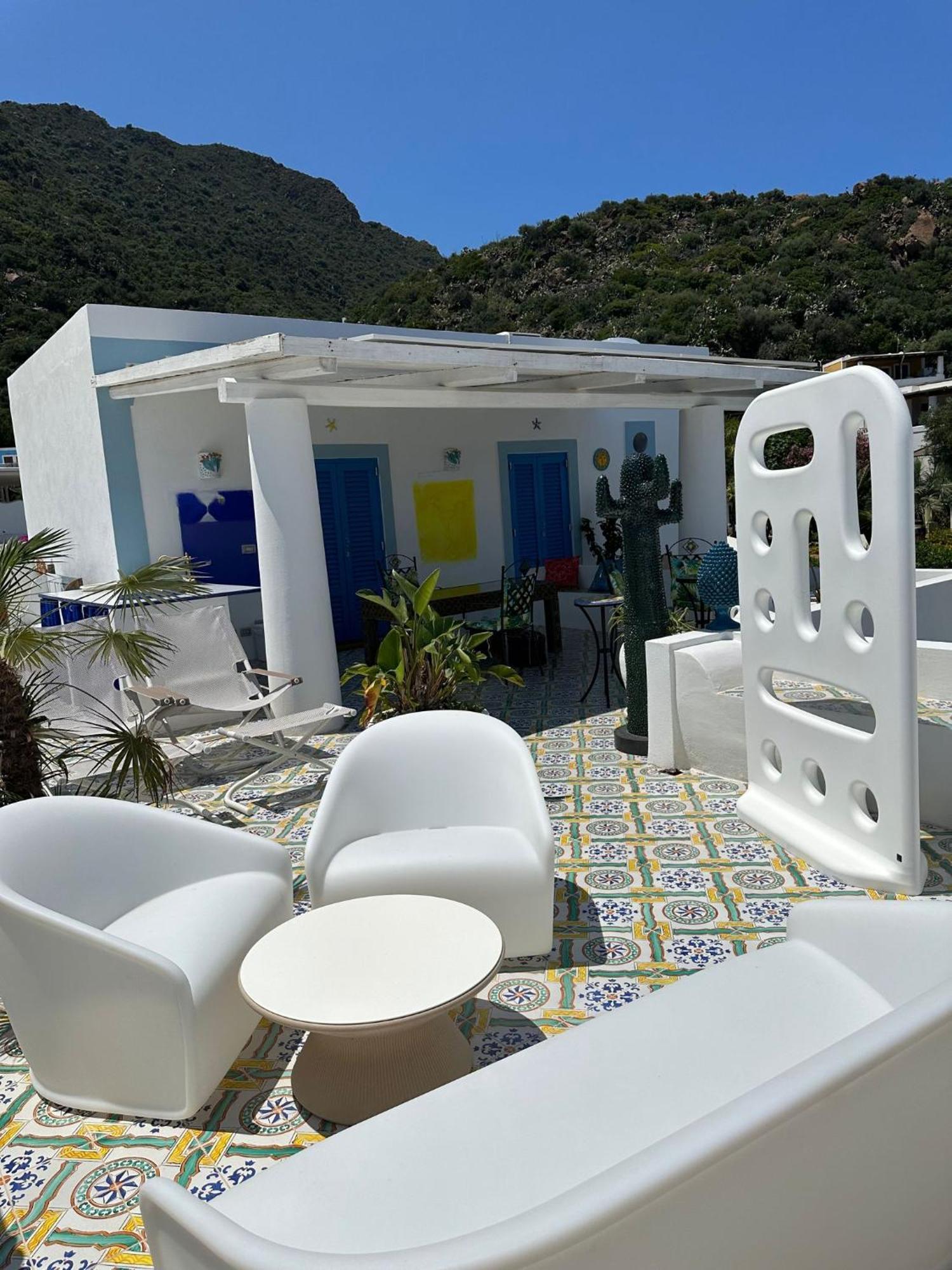 Art B&B Panarea Luaran gambar
