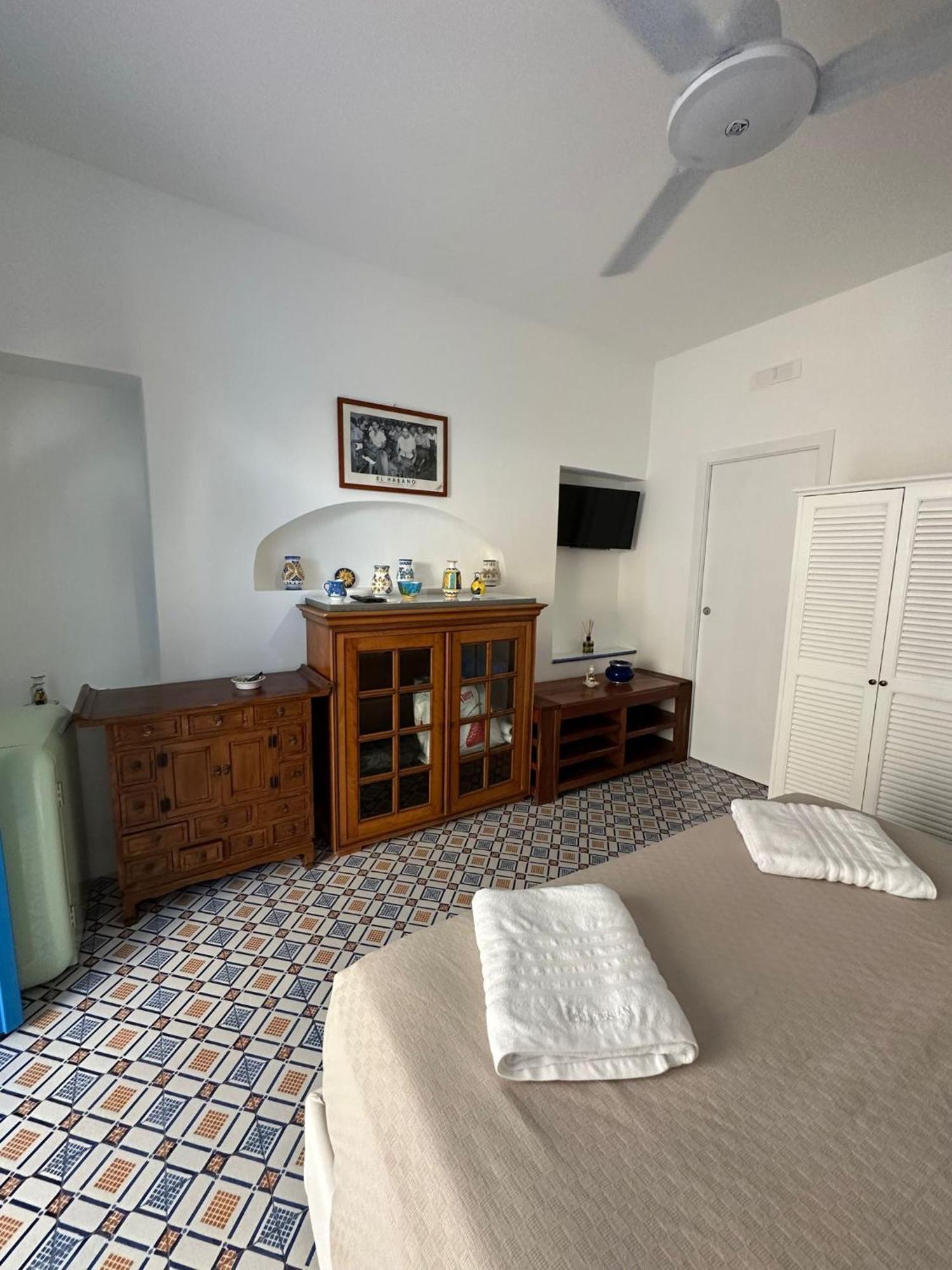 Art B&B Panarea Luaran gambar