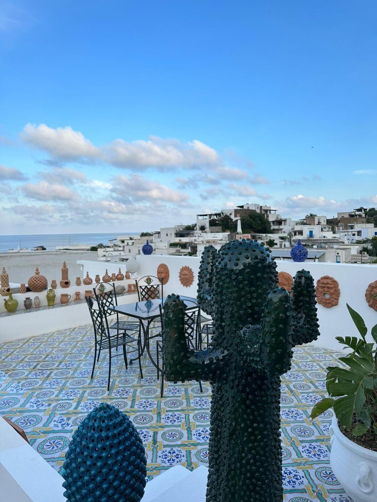 Art B&B Panarea Luaran gambar